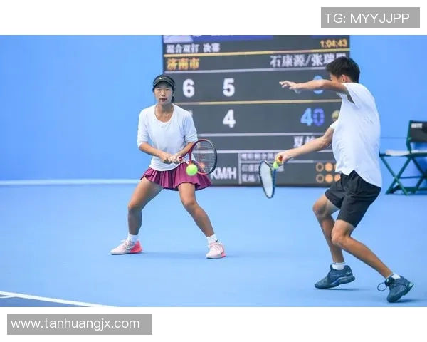 成都网球队的力量揭秘：网球巨献背后的拼搏与荣耀